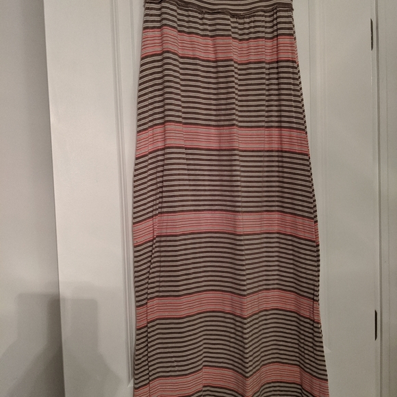 Long Skirt - Picture 1 of 3